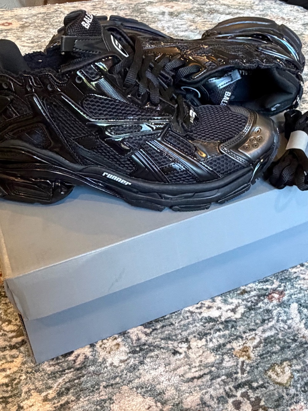 Kith Monocolor Runner Sneakers in Black